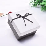 Emballage carré noeud papillon - coffrets cadeaux pour montres sur Mbote Shop